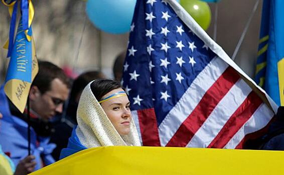 США задумались об эвакуации семей дипломатов из Украины