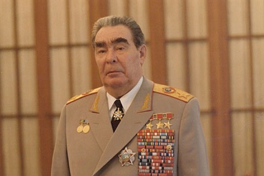 Почему 1989 году у мертвого Брежнева отобрали орден «Победы»