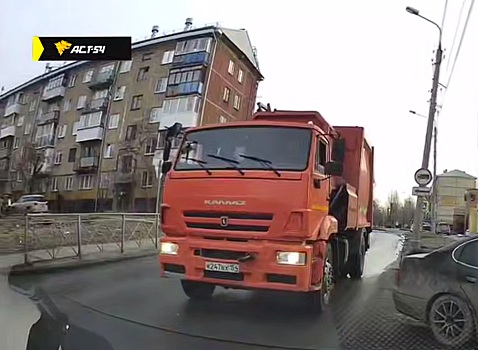 В Новосибирские задержали водителя КАМАЗа, проехавшего по «встречке» по односторонней Народной