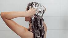 Врач Манина рассказала, кому весной стоит мыть волосы без шампуня