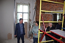 Глава района проинспектировал ход ремонта здания обществ ветеранов и инвалидов