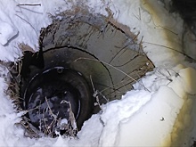 На Урале школьник погиб, упав в люк со сточными водами