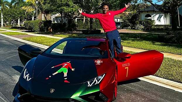 IShowSpeed купил свою первую машину — это Lamborghini с Роналду на капоте