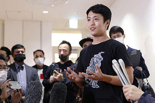 Арестованный за съемку протестов в Мьянме японский режиссер вернулся на родину