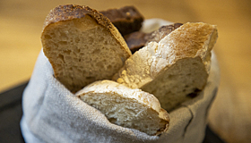 Не умывайтесь утром и не режьте хлеб: народные приметы на 20 мая