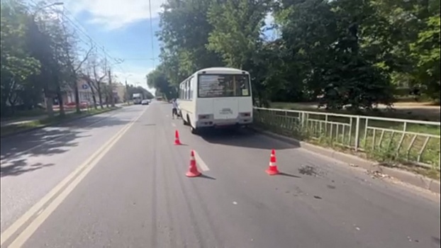 Две пожилые нижегородки получили травмы в автобусах