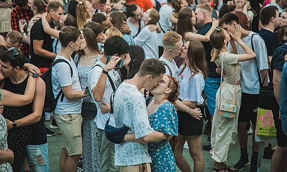 Рекорд по поцелуям занесен в Книгу рекордов России