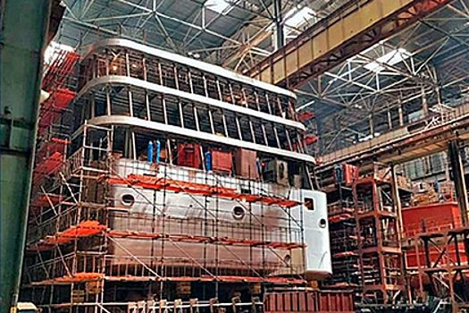 На строящемся круизном лайнере "Петр Великий" установлена надстройка из современных алюминиевых сплавов