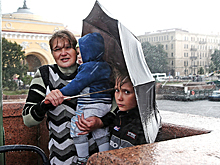 Петербург накрыл мощный ливень c градом