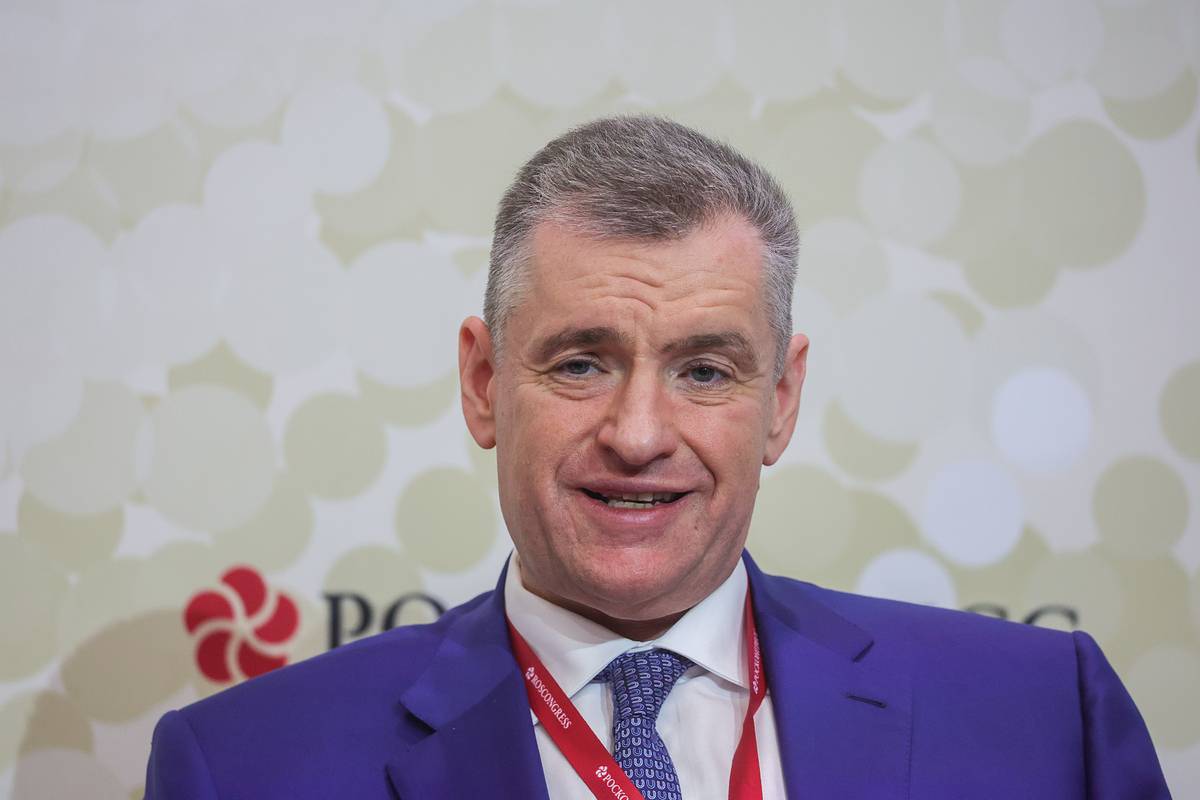 Слуцкий прокомментировал мастер-класс переобувания от Писториуса