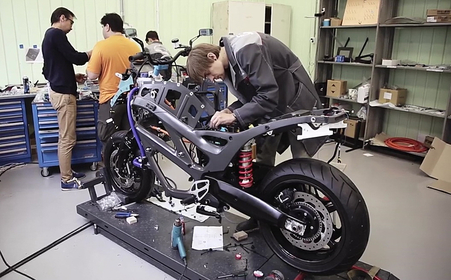 Основная цель разработчиков – заменить мотоциклы сопровождения иностранного производства на отечественные образцы.
