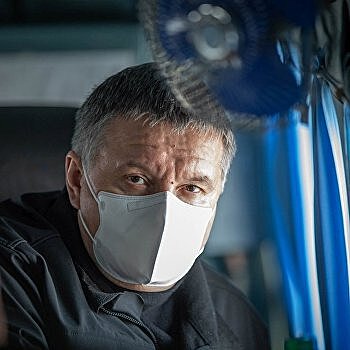 Тонкая синяя линия. Почему атака на Зеленского усилила Авакова