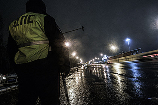 Полицейские открыли стрельбу по управляемому пьяным подростком авто