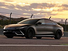 Электрический бизнес-седан IM L7 от SAIC обзавёлся спортивной версией Snake Performance