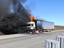 На федеральной трассе на Ставрополье сгорел грузовик с поддонами