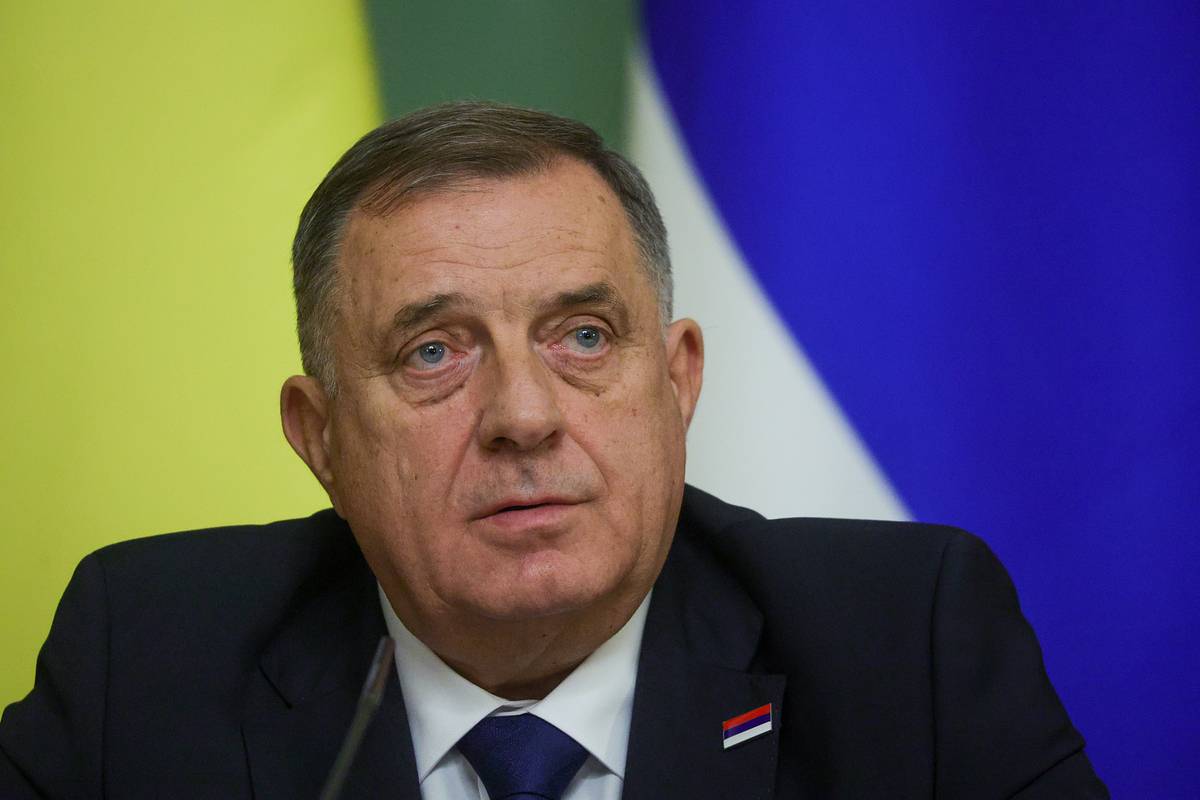 Додик рассказал об угрозах из-за связи с Россией