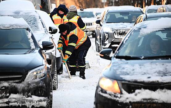 Названы способы получить выплаты за повреждения машины коммунальщиками