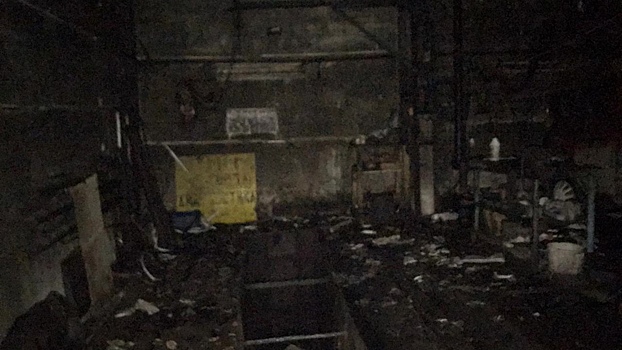 Арендатор гаражей отравился угарным газом во время пожара в Вологде