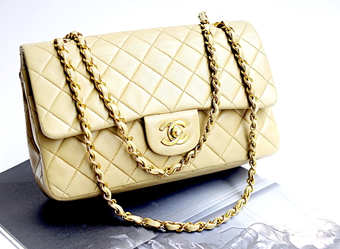 Chanel отсудил у россиянки 4 млн рублей за торговлю поддельными сумками без разрешения
