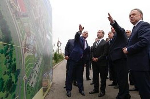 Дмитрий Медведев осмотрел новые жилые и социальные объекты в Ставрополе