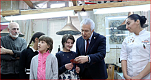 Глава Дагестана исполнил новогодние желания детей