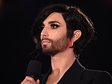 EAD: Кончита Вурст посвятил украинским неонационалистам из «Азова» песню о любви