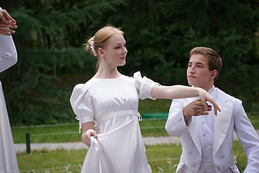 Конкурс подмосковных театров стартовал на Пушкинском карнавале в Одинцовском округе