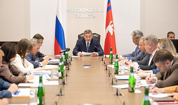 Андрей Бочаров провел совещание по вопросам ЖКХ в Волгограде