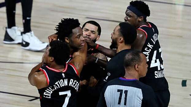 Трехочковый О Джи Ануноби с сиреной принес «Торонто» победу над «Бостоном»