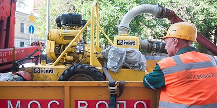 Крупную аварию на водоводе устранили в районе Перово