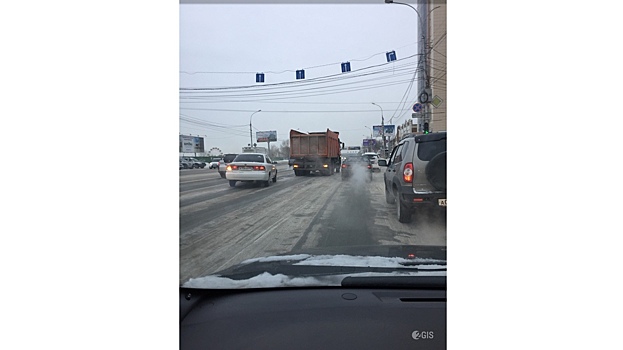 «Вы серьёзно? Суббота в 11 утра»: на Большевистской собралась пробка