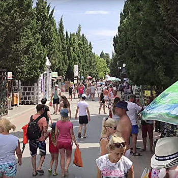 Крымские каникулы: В Судаке нет отбоя от туристов