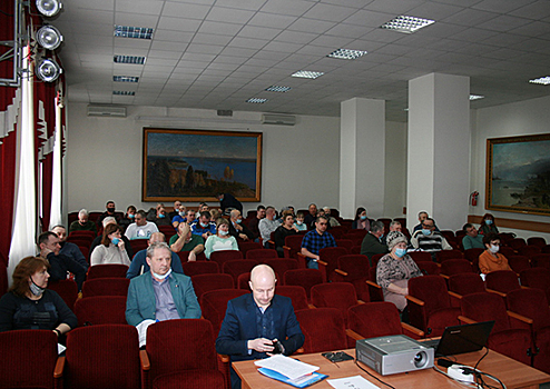 Руководство жилищно-коммунальной службы Минобороны РФ в Новосибирске отметило лучших сотрудников ЖКХ