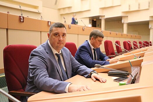 Евгений Ковалев отметил большой опыт работы нового председателя облдумы Михаила Исаева в законодательной власти