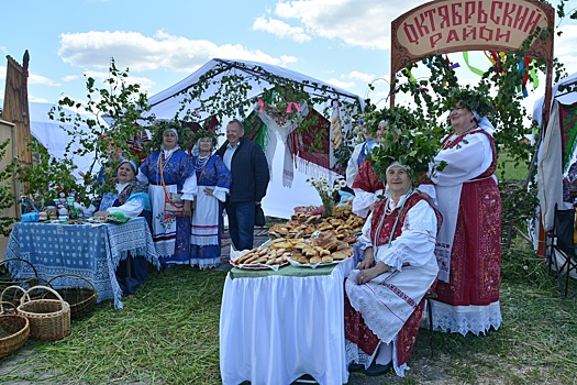 В курском «Парке мельниц» отметили Троицу