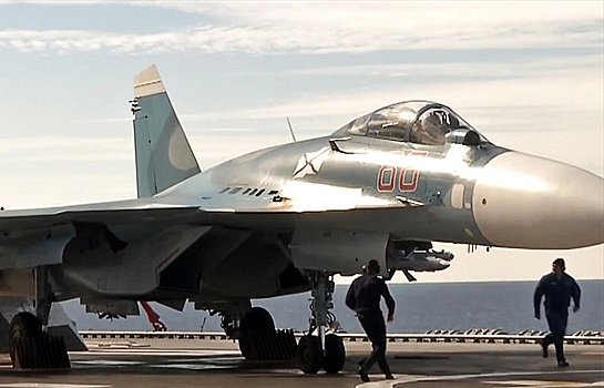 Кремль о падении Су-33: пилот жив - это главное