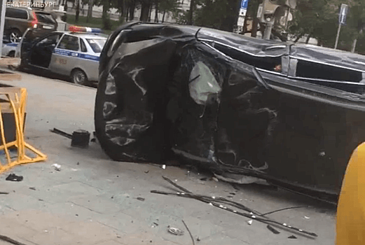 Появилось видео ДТП на проклятом перекрестке в центре Екатеринбурга