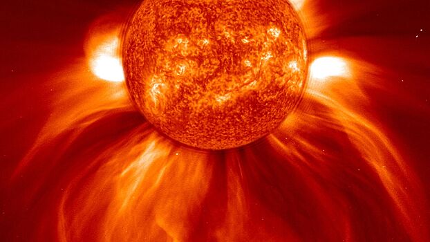 Три мощные вспышки на Солнце класса М произошли 16 июля