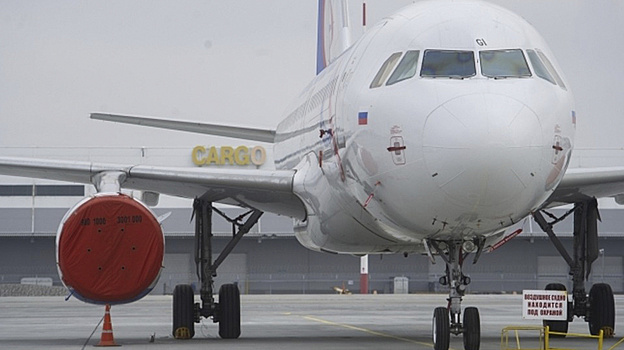 Рейс в Салехард из Екатеринбурга задержали утром 18 августа