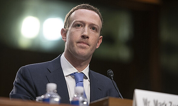 Цукерберг запретил iPhone в офисе Facebook