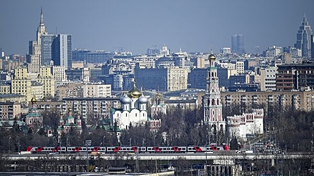 На крыше высотного дома в Москве поймали руфера