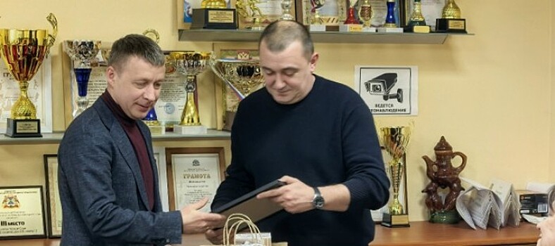 В Теплом Стане наградили сотрудников спасательного поста в зоне отдыха «Тропарёво»