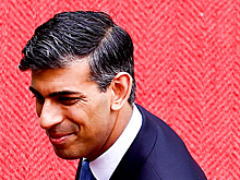 Слова Сунака о переводе промышленности в военный режим назвали "надуванием щек"