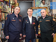 Росгвардейцы встретились с народным художником Дагестана Амирханом Магомедовым