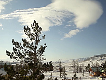 Вращающиеся на месте облака над Байкалом сняли на видео