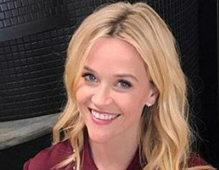 Мои года — мое богатство: 43-летняя Риз Уизерспун не боится возрастных изменений внешности