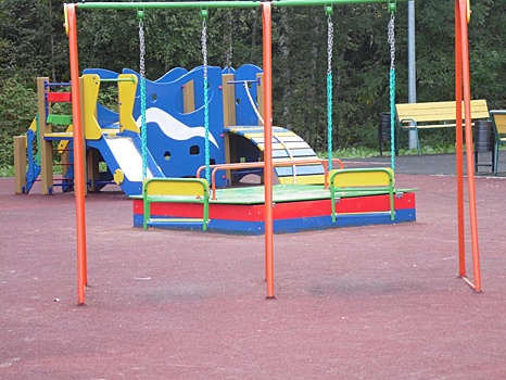 Детскую площадку на Охтинском проезде откроют праздником