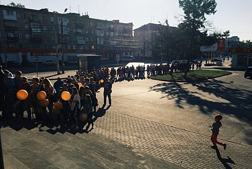 Жители Дзержинска стояли в огромной очереди