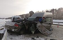 К месту ДТП на свердловской трассе вылетели два вертолета санавиации