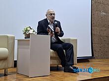 Нецензурная брань, коррупция и кража холодильника, или адвокатские истории Владимира Лившица